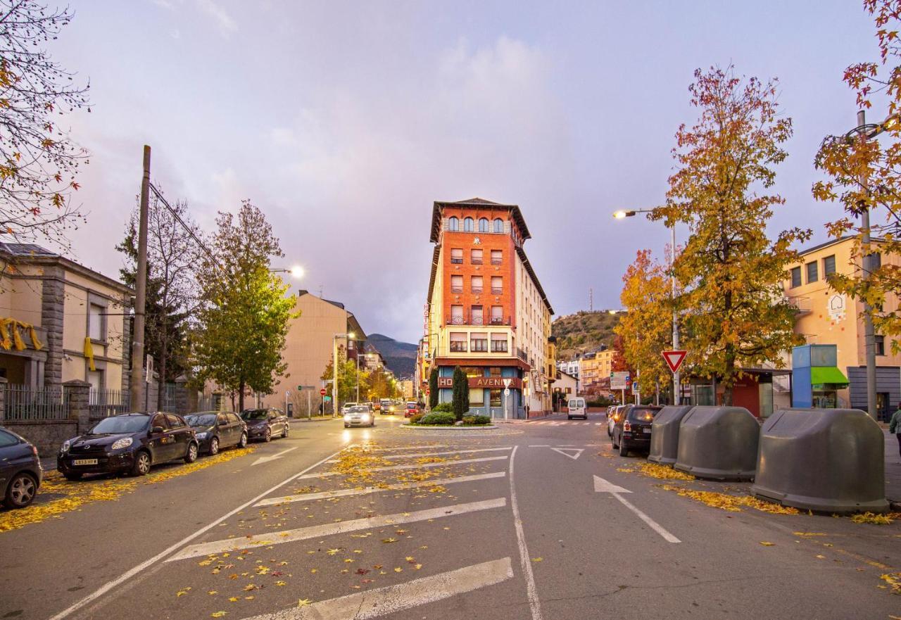 Hotel Avenida La Seu d'Urgell Exterior photo